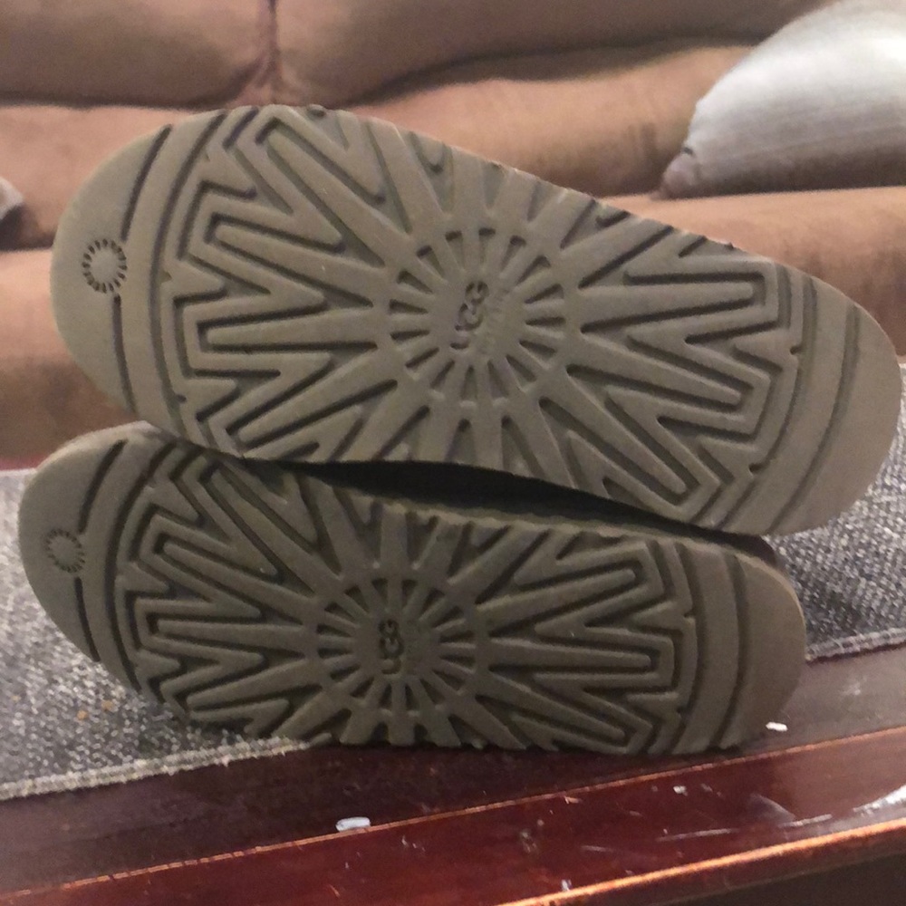 Short Uggs - image 3